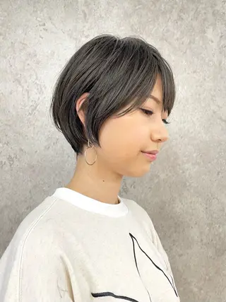 ショート ⭐ハイトーンブリーチ ミルクティーピンクのヘアスタイル
