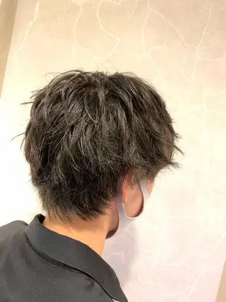 メンズ 濱田輝レイヤー 韓国風 ハイトーンのヘアスタイル