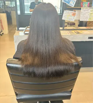 カラー 森下 愛理のヘアスタイル