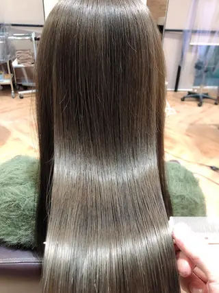 セミロング カラー 韓国🇰🇷レイヤー 映える顔周り🩷のヘアスタイル