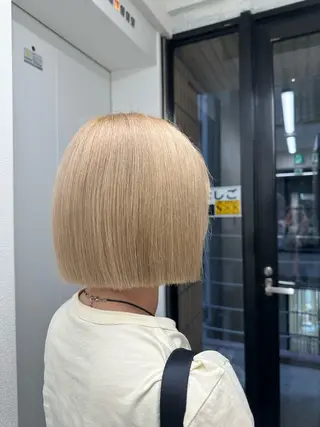 ショート 🌛ハイトーン/ ブロンド🩶MANAのヘアスタイル