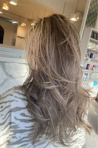 ロング カラー AngeBay.NaHa所属・饒平名 知也のヘアスタイル