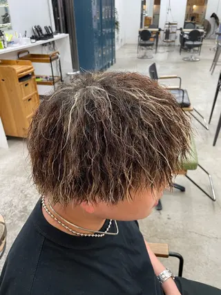 ミディアム カラー メンズ sunc所属・ハイトーン/ブリーチ /ダブルカラーのヘアスタイル