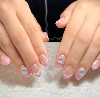 ネイル Mizuliネイル 眉毛メイクのサロンのネイルデザイン