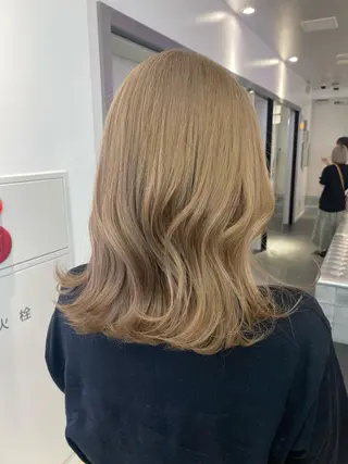 セミロング カラー レイヤー/ハイトーン 🧸SENAのヘアスタイル
