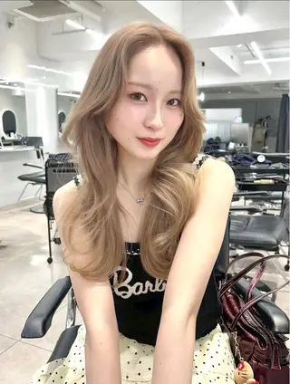 ロング カラー 🫧ミルクティー ブリーチRIKU🫧のヘアスタイル