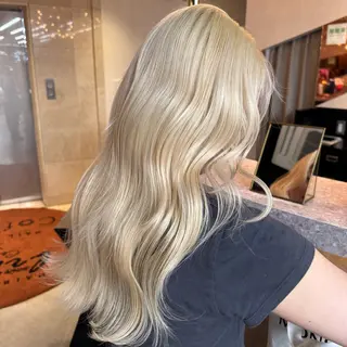 ロング カラー ヘアアレンジ 西谷 さきのヘアスタイル