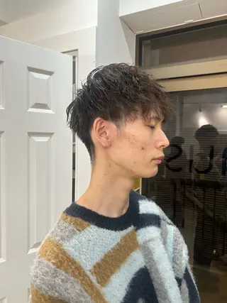 パーマ メンズ ナチュラル大人っぽい スタイル　MAORIのヘアスタイル