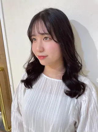 ミディアム パーマ CreBiA ten_【クレビアテン】所属・crebia 漢人 美海／レイヤーカットのヘアスタイル