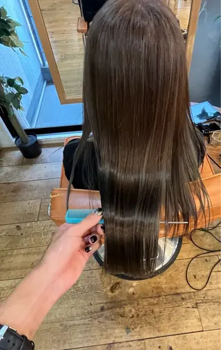 ロング ⚪️髪質改善 縮毛 店長 コウ⚪️のヘアスタイル