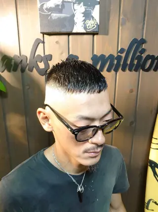 メンズ ショート サンフラット所属・岡林 選のヘアスタイル