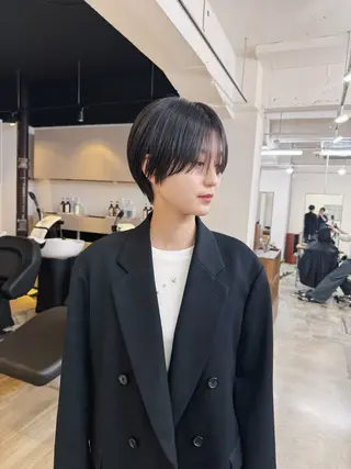 ショート ROAMER スタイリストのヘアスタイル