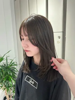 ミディアム カラー 若狭 愛梨のヘアスタイル