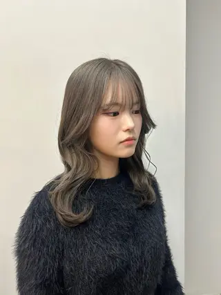 セミロング カラー ROCCOeast Rukaのヘアスタイル