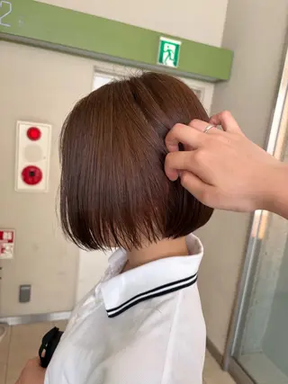 ショート .AIRI🌼 暖色/ぱつっとぼぶのヘアスタイル