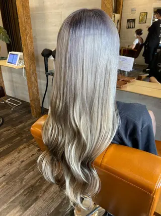 ロング カラー ブリーチ毛対応酸性 ストレート🌈サキのヘアスタイル