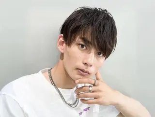 ショート メンズカット デザインカラーのヘアスタイル