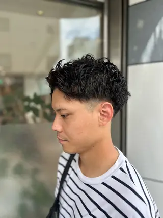 ショート パーマ メンズ ハイトーン× デザイン　Runoのヘアスタイル