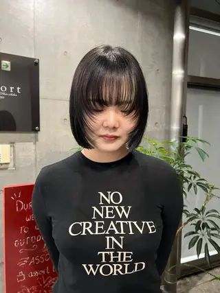 ショート AOI 　ヘアカラ ー / ブリーチのヘアスタイル