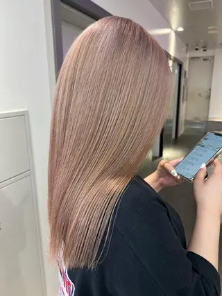 ロング カラー 🌼動き×透明感🩵 ハイトーン/ナナのヘアスタイル