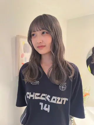 ミディアム カラー 磯　亜由香 🌷ブリーチのヘアスタイル