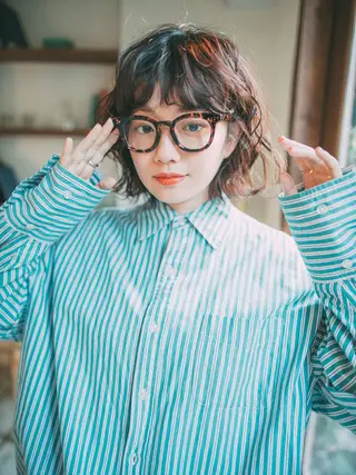 セミロング SHINY シャイニー千住大橋のヘアスタイル