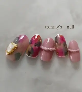 ネイル tommy's nail所属・福岡/若よもぎ蒸し 全身美容が叶うサロンのネイルデザイン