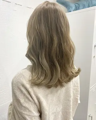 セミロング カラー ヘアアレンジ ササキカズマ〻透明感 〻色落ち〻赤み消しのヘアスタイル