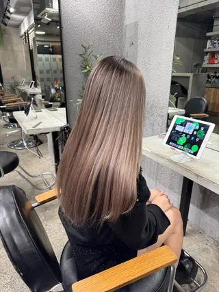ロング Hanashiro Narumiのヘアスタイル
