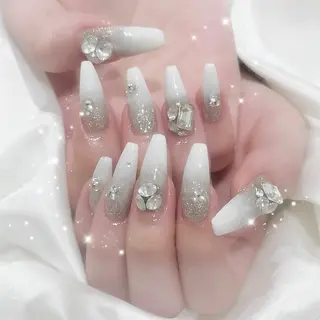 ネイル Kanon 🤍のネイルデザイン