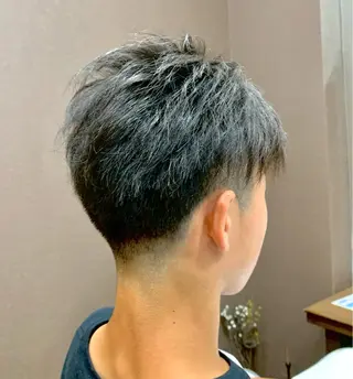 ショート メンズ 八木 凜のヘアスタイル