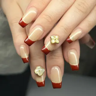 ネイル ⁸ᵃᵖᵖʸ🐝⋆゜ MöEのネイルデザイン