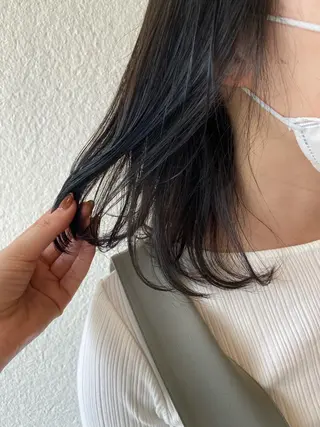 ミディアム カラー 入江 志穂のヘアスタイル