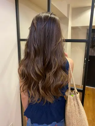 ロング MAAT所属 AKANEのヘアスタイル