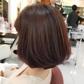 ミディアム カラー 瀬川 茉衣子のヘアスタイル