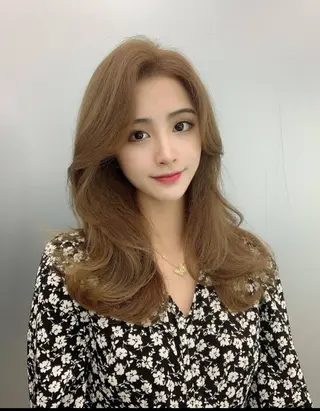 ロング カラー ★学割★韓国× BIZEのヘアスタイル