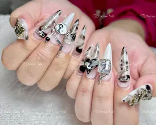 ネイル Yukiko 🌙のネイルデザイン