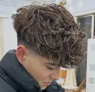 ショート カラー パーマ メンズ メンズ特化✂️ 小枝 優生のヘアスタイル