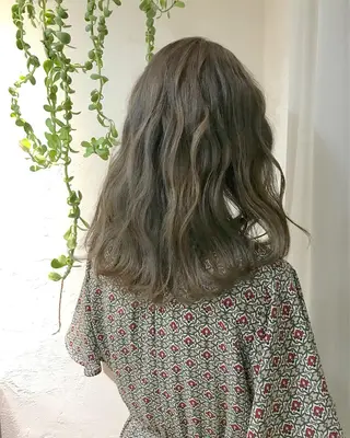 ミディアム DopeLIT モデル募集中のヘアスタイル