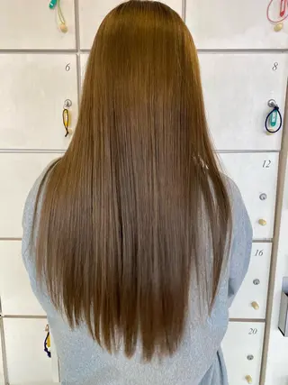 ロング 岡田 奈々のヘアスタイル