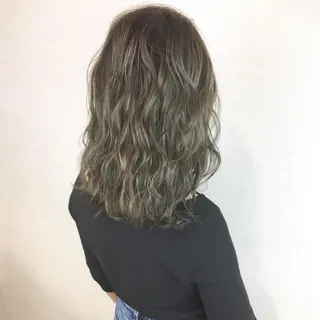 ミディアム ブリーチなしダブル/ レイヤーカット 小棹のヘアスタイル