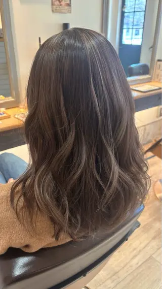 ロング makoto⌇レイヤ ー⌇艶カラー🍒‎のヘアスタイル