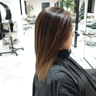 ミディアム カラー SHI Oのヘアスタイル