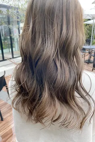 ロング カラー マエダ リョウのヘアスタイル