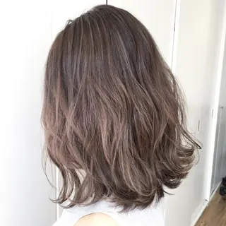 ミディアム タカハシ ユウキのヘアスタイル