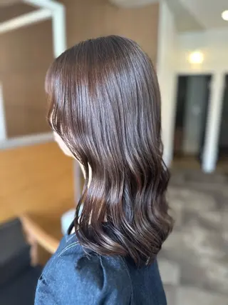 セミロング スズキ ミヤコのヘアスタイル