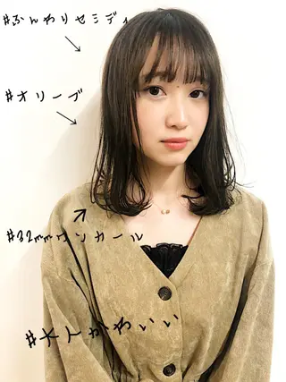 ミディアム 360°キレイな ショートカットのヘアスタイル