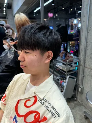 ショート メンズ ⭐ハイトーンブリーチ ミルクティーピンクのヘアスタイル