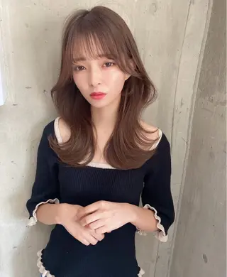 セミロング ❤️ブリーチなし💚 ダブルカラー平野実花のヘアスタイル