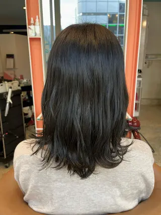 ミディアム カラー うしだ かおるのヘアスタイル